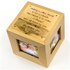 Cube photo en bois gravé petits coeurs