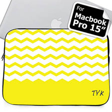 Housse Macbook Pro 15 chevron jaune initiales personnalisées (2015)