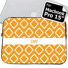 Housse Macbook Pro 15 ikat orange initiales personnalisées (2015)