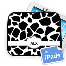 Housse iPad motif girafe noir nom personnalisé