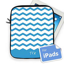 Housse iPad chevron bleu ciel initiales personnalisées