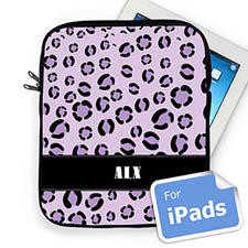 Housse iPad motif léopard violet initiales personnalisées