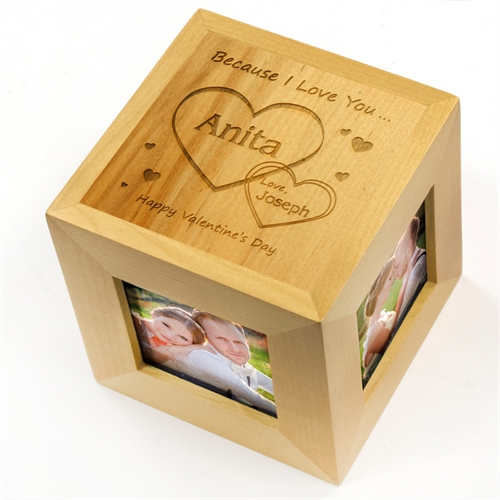 Cube photo en bois gravé deux coeurs pour toujours