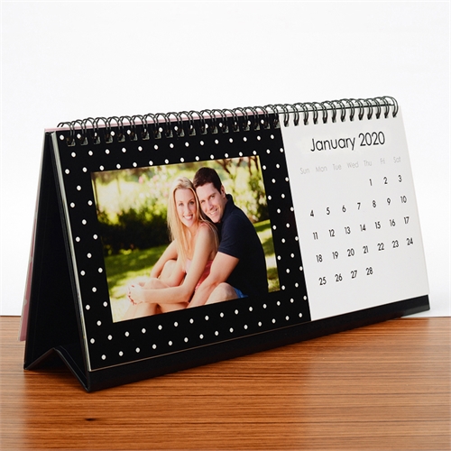 Calendrier de bureau rouge, noir & blanc, 12,7 x 27,94 cm