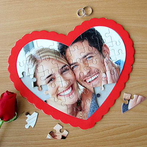 Puzzle photo en forme de coeur personnalisé (cadre rouge)